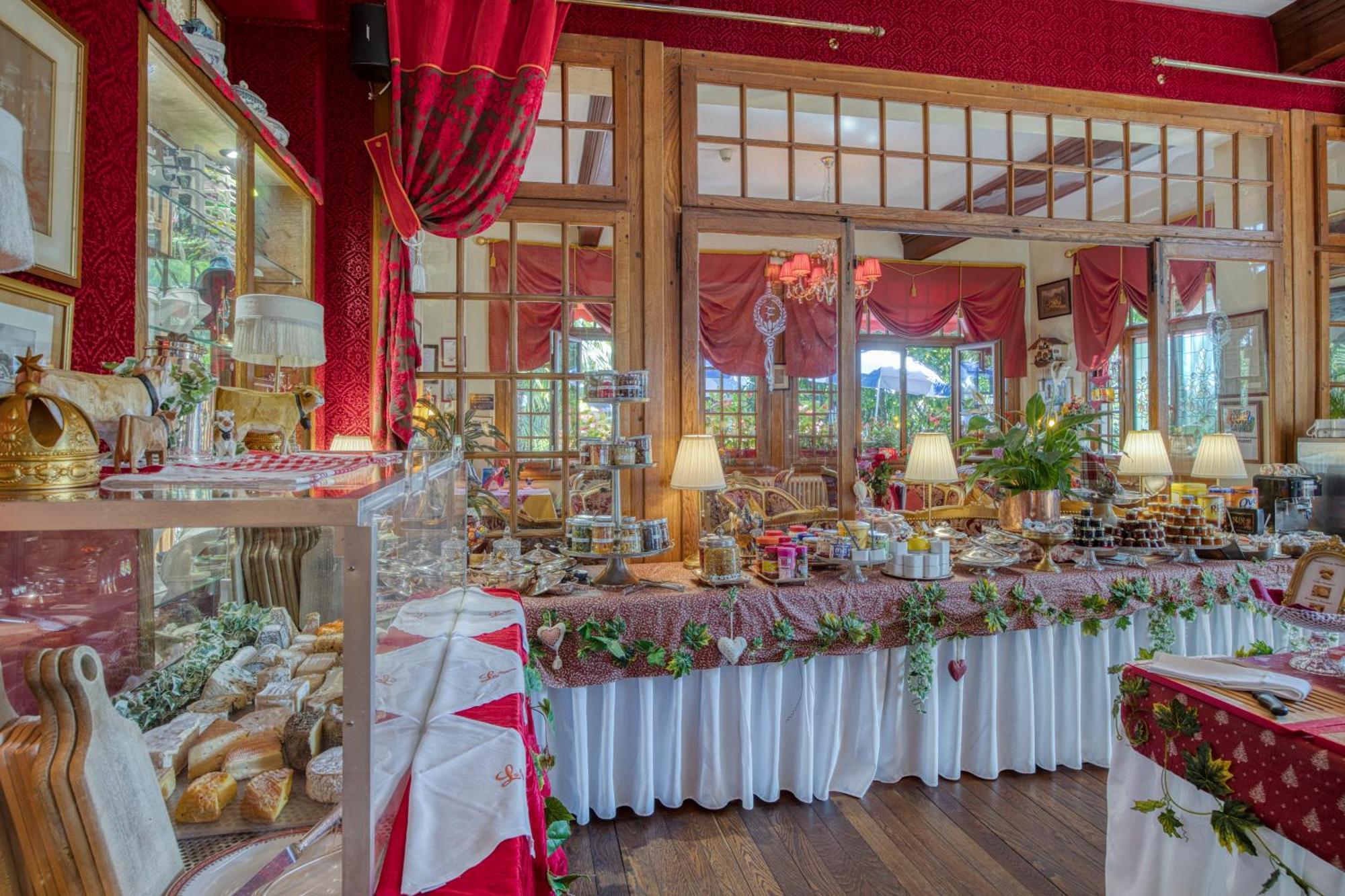 Hotel Les Cygnes Évian-les-Bains Exteriér fotografie